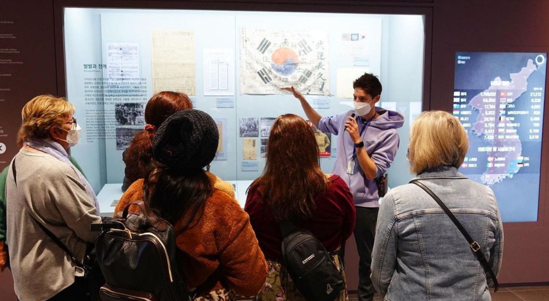 파비앙이 대한민국역사박물관에서 해설하는 모습./파비앙 인스타그램