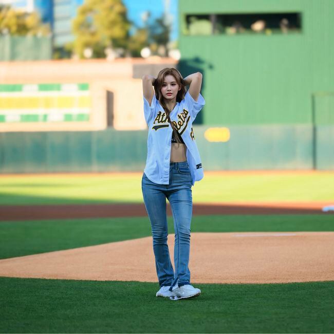 新品未開封 NMIXX ソリュン baseball ユニフォーム グッズ MD NMIXX University Baseball Jersey Nswer Merch Shirt Kpop Concert