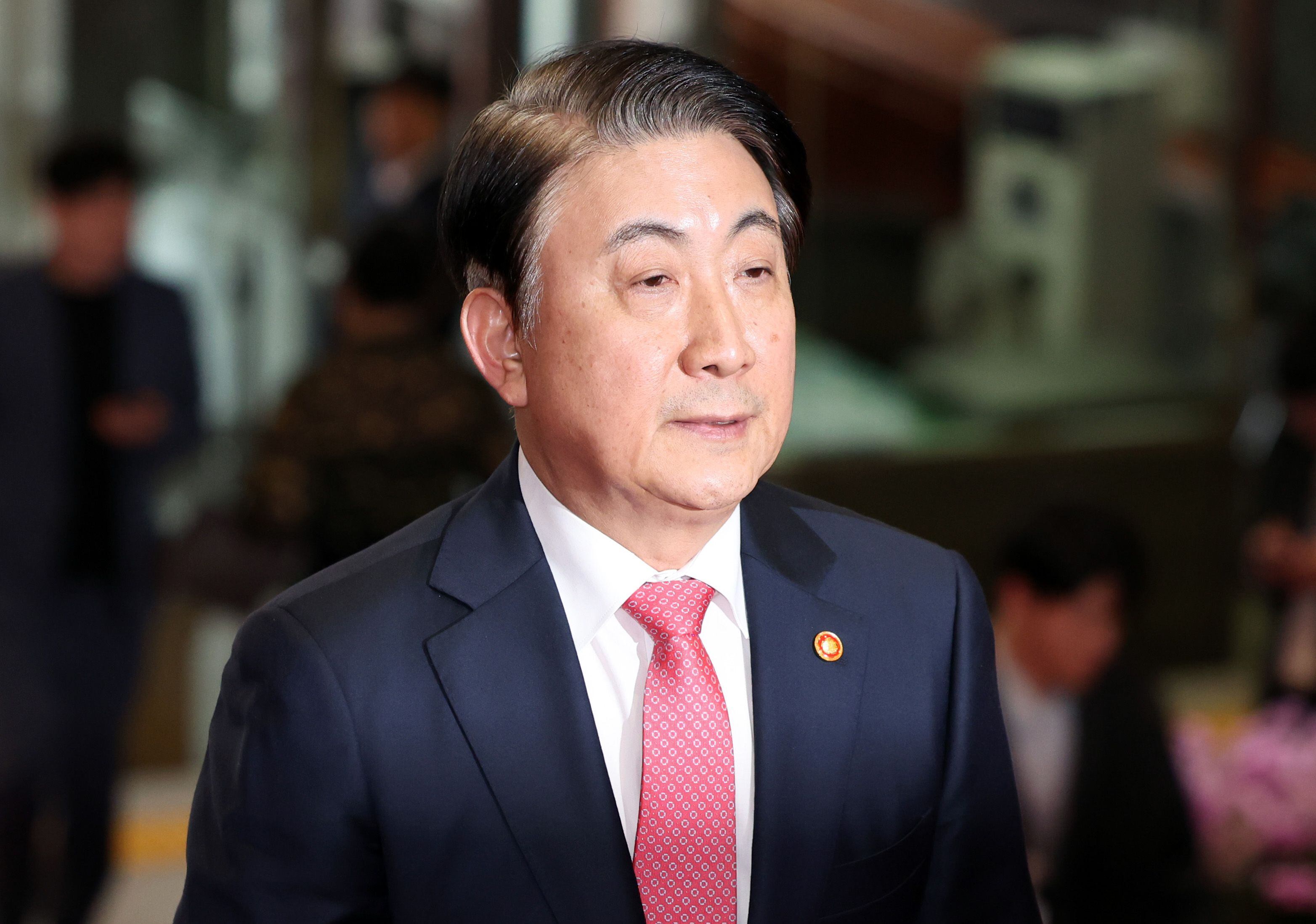 이동관 방송통신위원장이 9일 오후 서울 여의도 국회에서 탄핵안과 관련 입장을 밝히고 있다./뉴시스