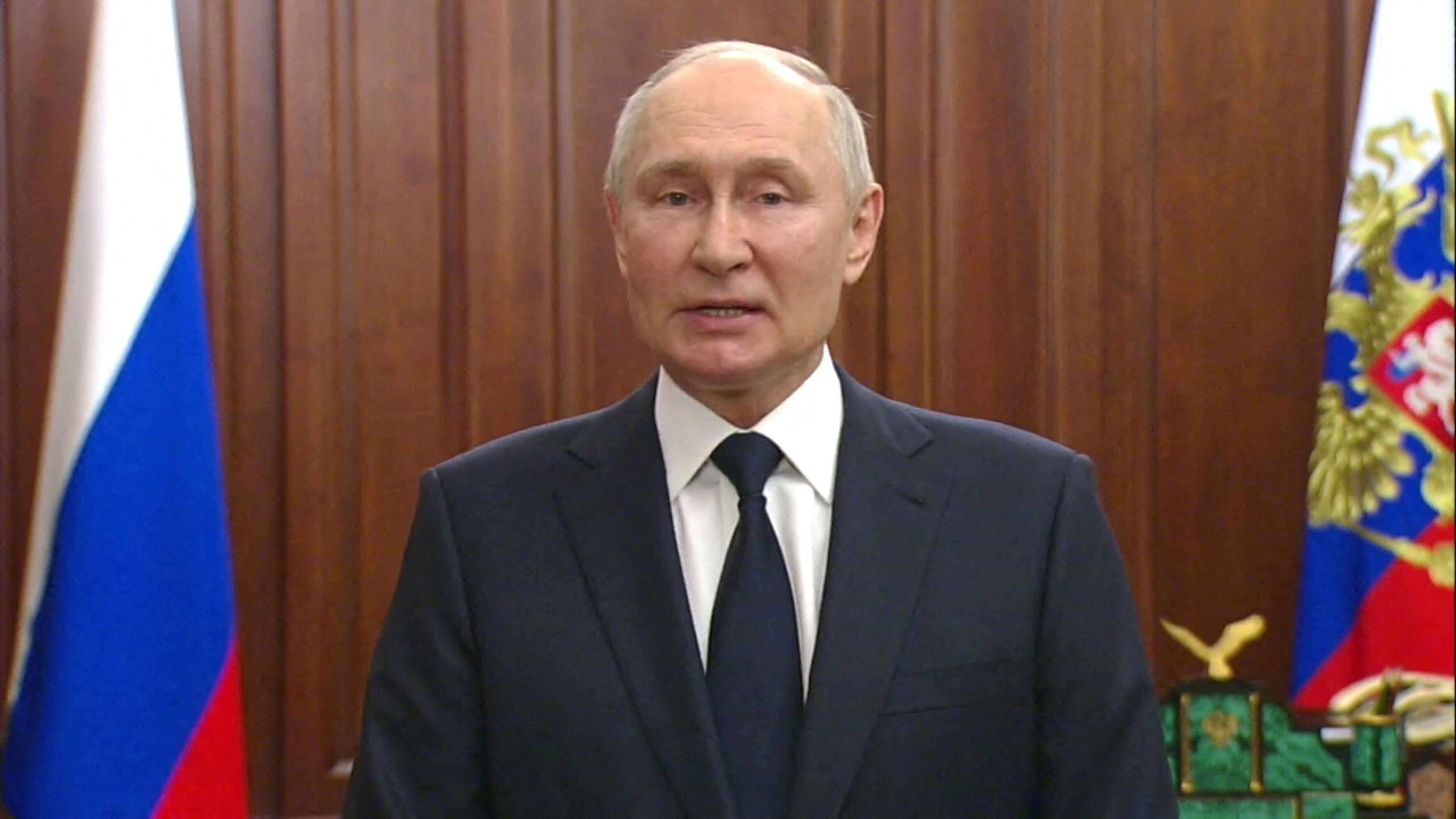 블라디미르 푸틴 러시아 대통령이 지난달 26일(현지 시각) 모스크바에서 TV 연설을 하고 있다. /로이터 연합뉴스
