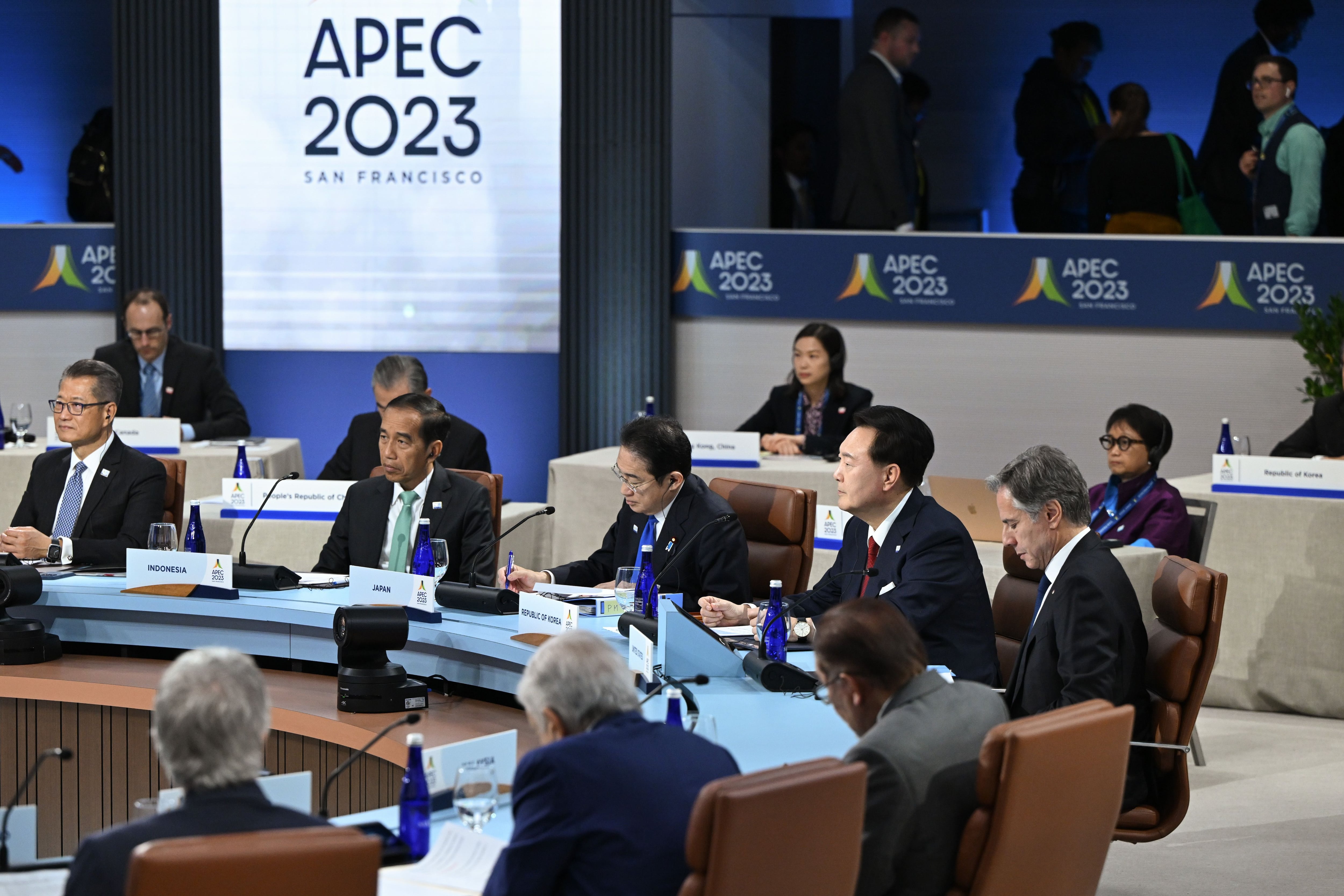 윤석열 대통령이 17일(현지시각) 미국 샌프란시스코 모스코니센터에서 열린 아시아태평양경제협력체(APEC) 정상회의에 참석했다./뉴시스