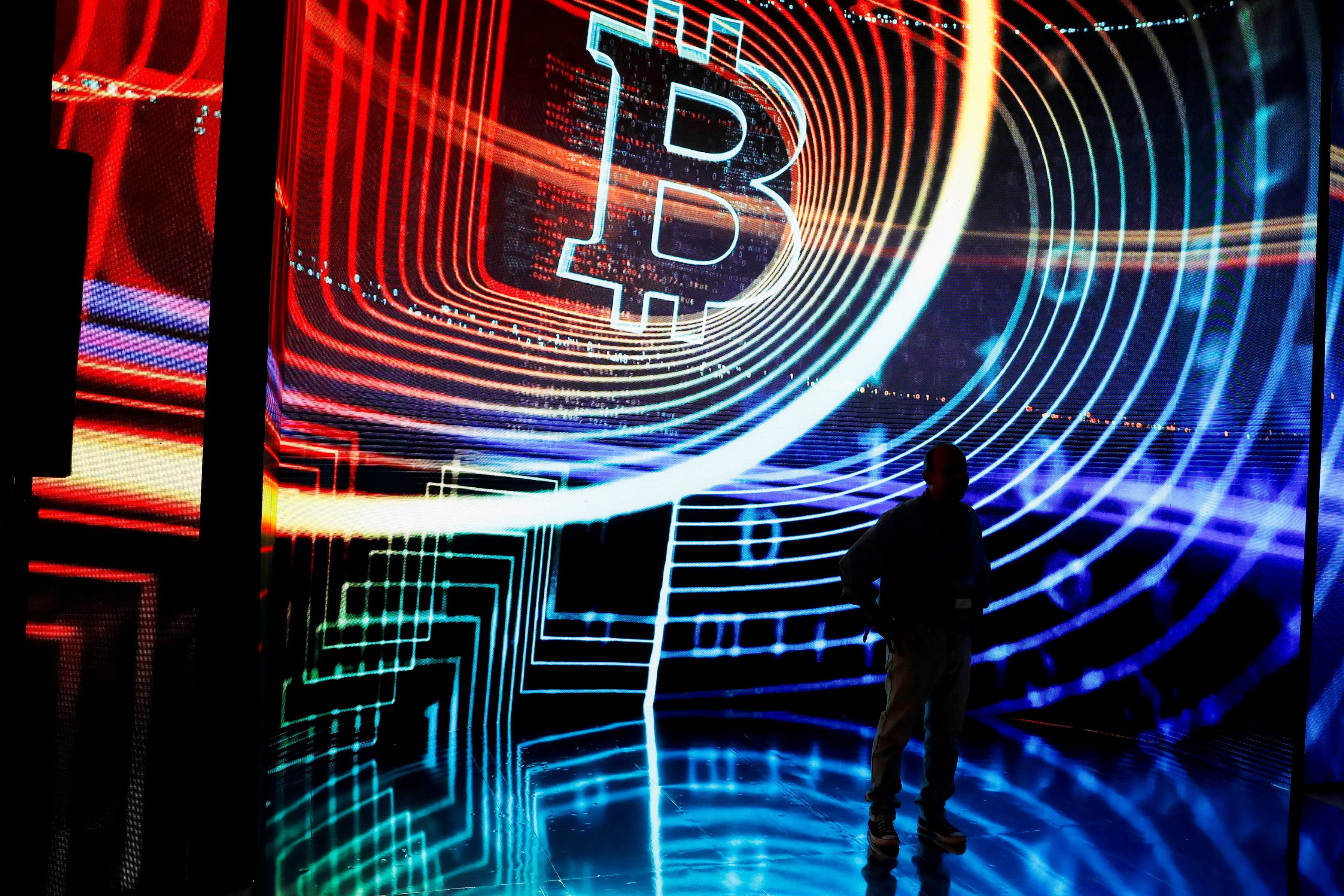 비트코인 10년 안에 0원 된다”…노벨경제학상 교수의 경고