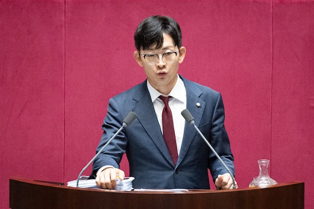 김민석, ‘김정은 심기보좌’ 언급한 박충권 의원에 “어디서!” 설전