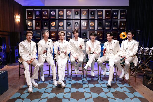 “BTS는 코로나, 北으로 보내자” 독일 라디오 진행자 인종차별 막말