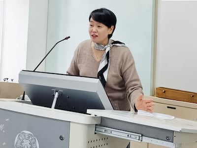 아이 가르치던 수영 강사에서 치매 노인 웃게 하는 ‘희망이’ 선생님으로