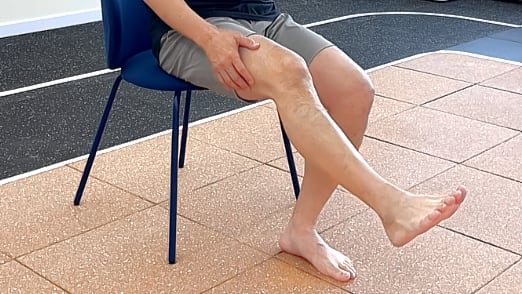 하루 종일 삐걱이던 무릎, 부드러워지는 ‘3분 루틴’