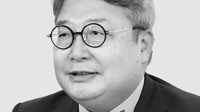 BIS's Shin Hyun-song vs. IMF's Lee Chang-yong