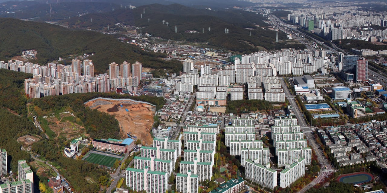 동천동 전경 경기 용인시 수지구 동천지구의 전경. 동천지구에서는 신분당선 연장선 개통, 복합단지 조성 등의 호재에 힘입어 중소형 면적을 중심으로 아파트 가격이 강세를 보이고 있다. /사진=장상진 기자