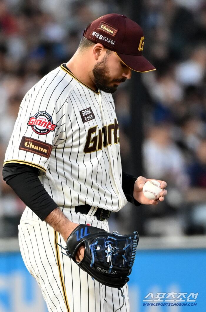 폰테크 달인 하루전 갑자기 “못 던지겠습니다” → 긴급 선발 교체…괜찮은 게 아니었다