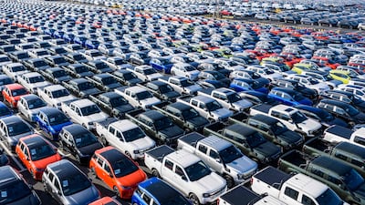 カメラ付き中国EV200台、軍施設に自由出入り