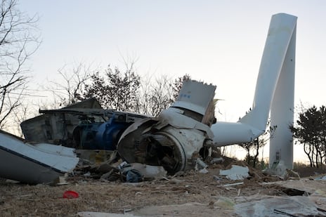 Wind Turbine Collapses in 12 m/s Winds After 20 Years of Operation