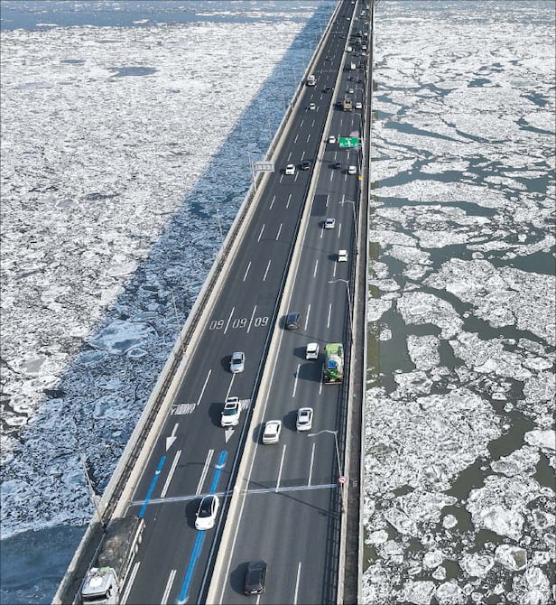  ����1
������ 23�� ��� ������ �ϻ�뱳 �α� �Ѱ� ���� ������ ���ٴϰ� �־��.