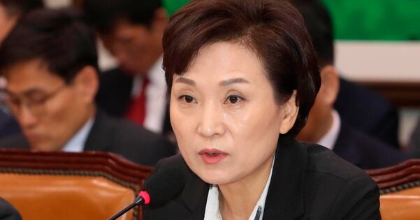 금값 내리면 “왜 샀나”, 오르니 “왜 안샀나”…오락가락 정치인에 진퇴양난 한은
