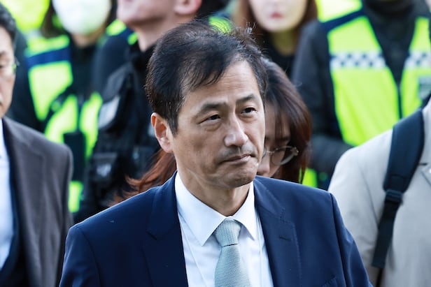 （ソウル＝NEWS1）ク・ユンソン記者＝6・3地方選挙の投票用紙不足事態などを捜査するイ・テハン特別検事が、投票用紙約247万枚の偽造の有無などを検証するため、28日、ソウル市松坡区のオリンピック公園ハンドボール競技場に入っている。2026年10月28日／NEWS1