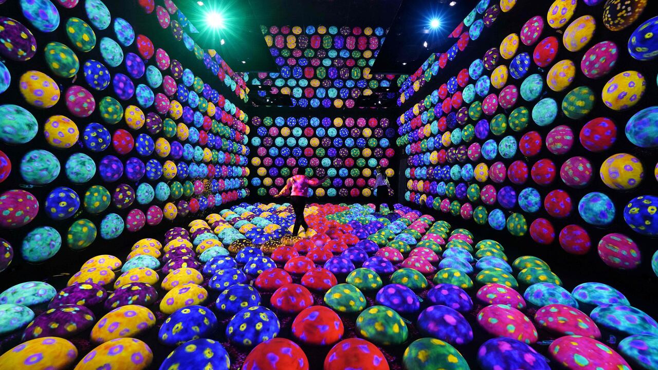 더 한장]우주를 날며 공룡을 사냥한다! 어떤 곳이 길래?, image size:1280x720