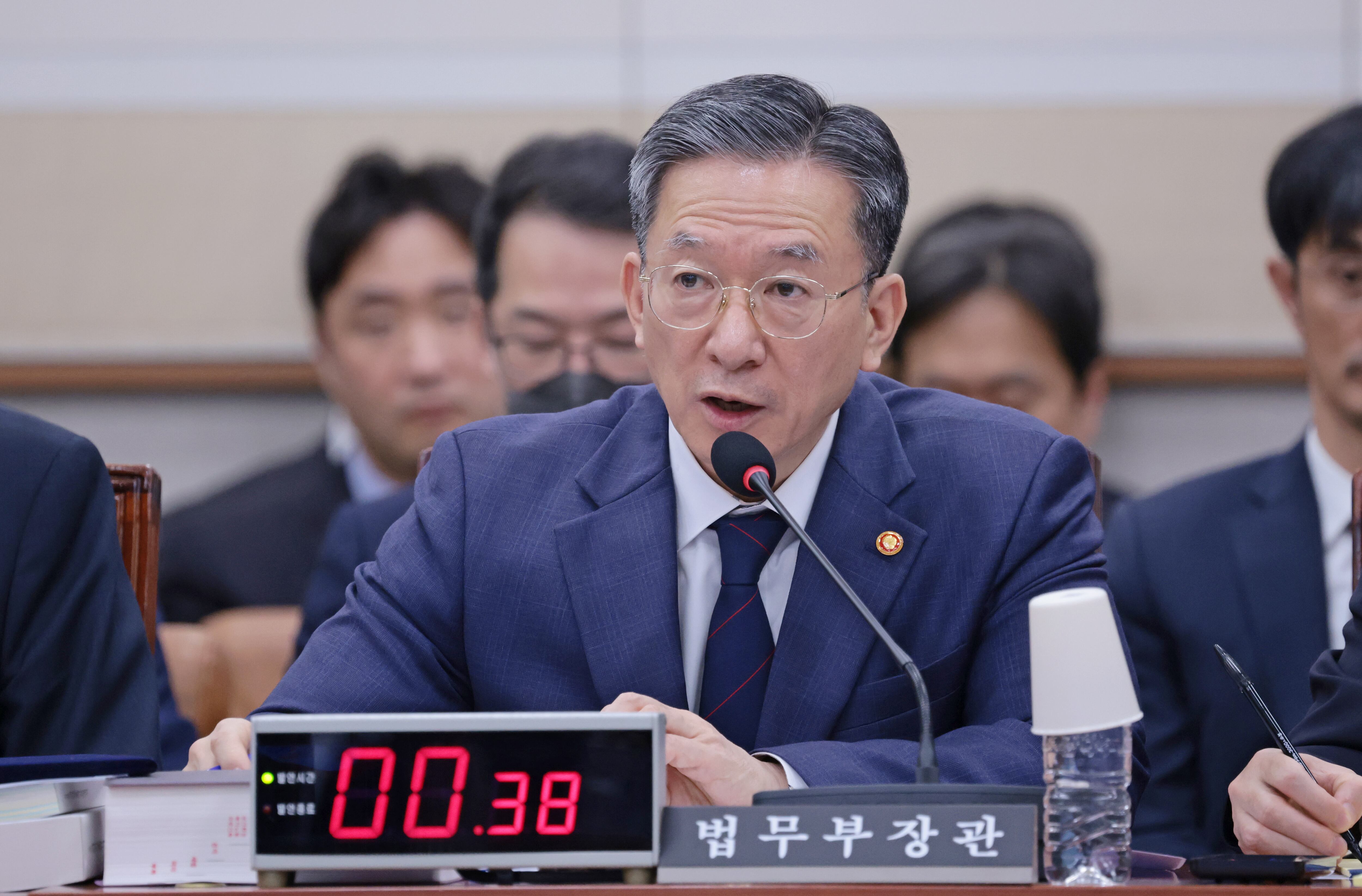 정성호 법무부 장관이 12일 서울 여의도 국회에서 열린 법제사법위원회 전체회의에서 의원 질의에 답변하고 있다. /남강호 기자