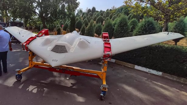 2011년 12월 이란 동부에 불시착한 미군의 RQ-170 스텔스 정찰드론을 분해해서 만든 가오리 형태의 이란제 샤헤드-161.