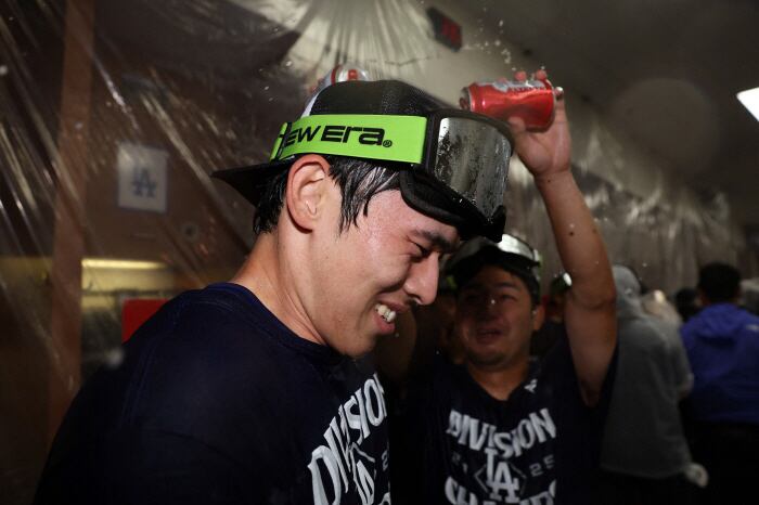 ‘왜?’ 161㎞ 日 괴물투수, PS 불펜 불발?…”힘든 결정 남아” 로버츠 도대체 무슨 생각일까 – 폰테크 달인