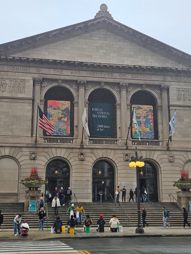 A banner for the special exhibition 'Korea's National Treasures: 2,000 Years of Korean Art' hangs at the Chicago Museum in the US building. /National Museum of Korea