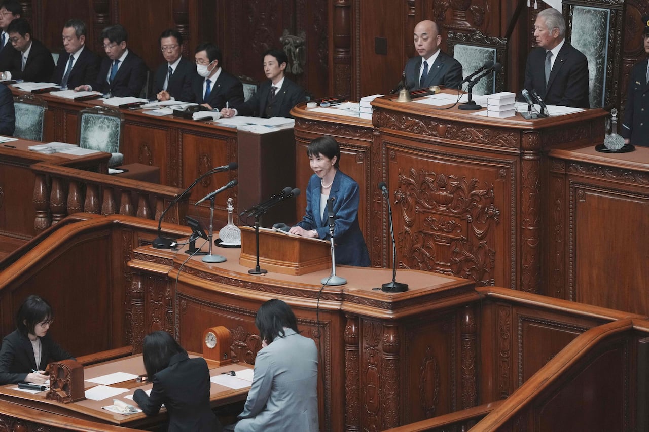  Japan's Prime Minister Sanae Takaichi (C) answers questions from an opposition lawmaker regarding her report on the results of her recent visit to the United States during a plenary session of the House of Representatives at Parliament in Tokyo on March 26, 2026. (Photo by Kazuhiro NOGI / AFP)/2026-03-26 16:07:57/
<저작권자 ⓒ 1980-2026 ㈜연합뉴스. 무단 전재 재배포 금지, AI 학습 및 활용 금지>