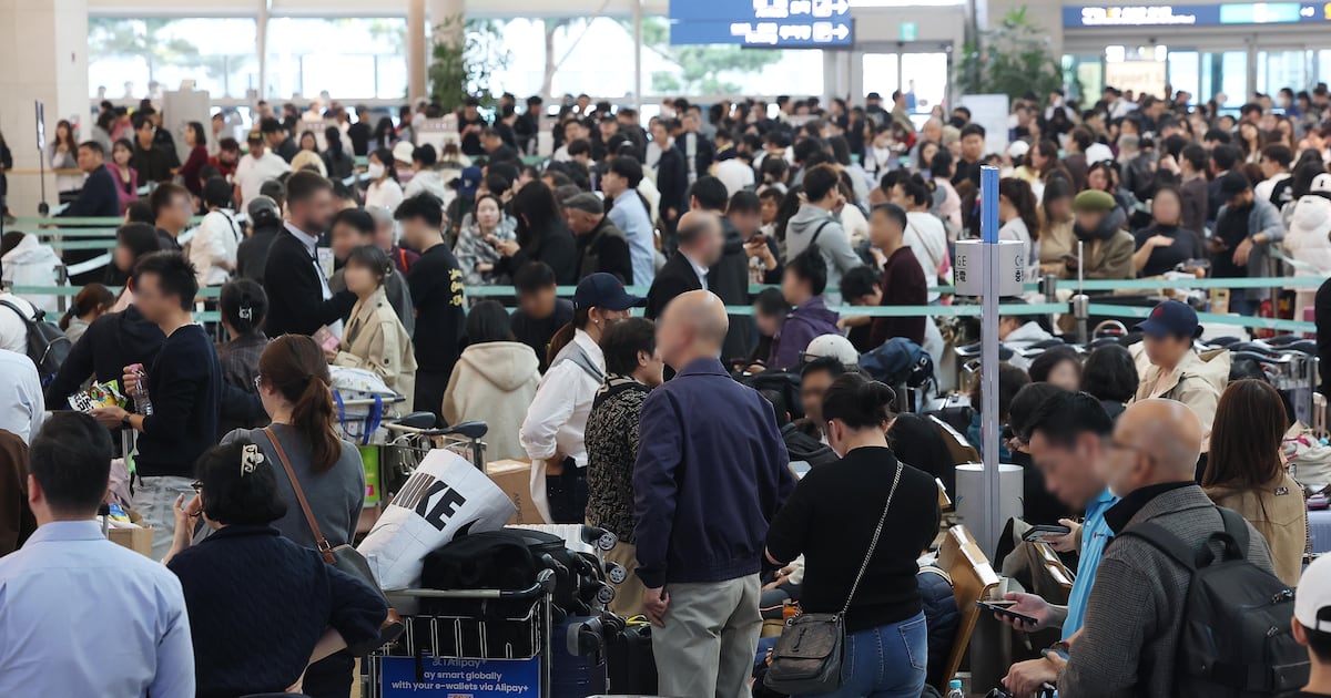 인천공항 중국 항공사 3곳, 발권 시스템 장애... 출국장 큰 혼란