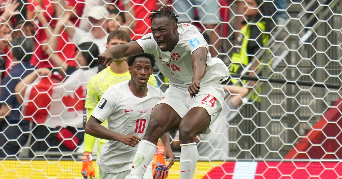 Switzerland beats Canada 2-1 in the World Cup group stage