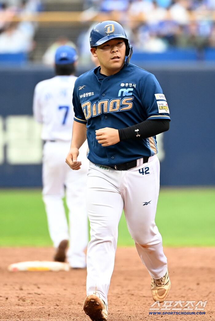 6일 대구 삼성라이온즈파크에서 열린 NC와 삼성의 와일드카드 1차전, 7회초 더그아웃으로 향하는 NC 김정호의 모습. 대구=허상욱 기자wook@sportschosun.com/2025.10.06