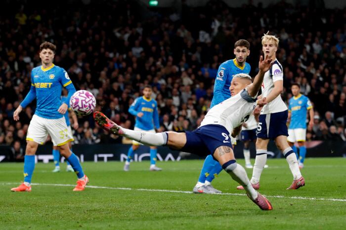 폰테크 달인 ‘흥민이 형, 나 진짜 어떻게 해!’ 英 BBC 최저 평점…손흥민 떠난 토트넘 핵심 히샬리송, “솔란케가 더 낫다” 비난 폭발