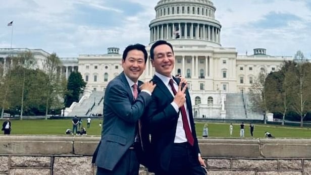 /金敏洙ペイスブック, キム・ソンスペイスブック