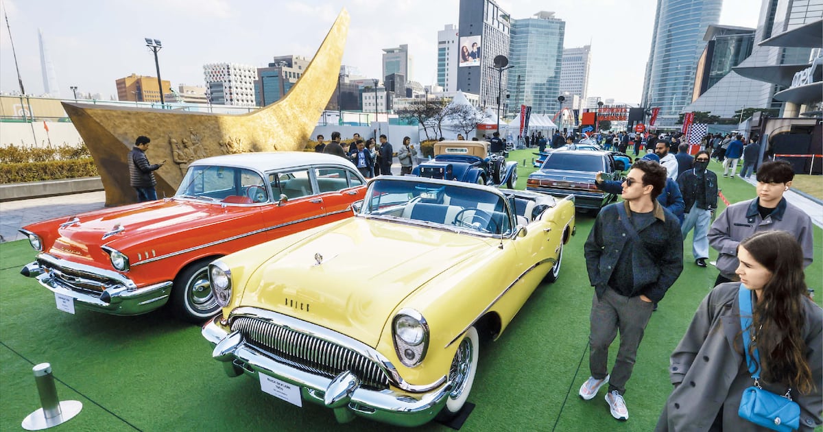 Rare Global Classics at Seoul Classic Car Show - 조선일보