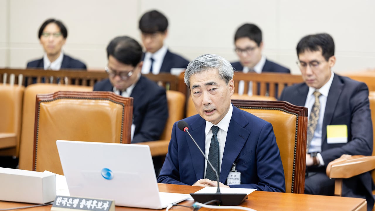 신현송 한국은행 총재 후보자가 15일 서울 여의도 국회에서 열린 제434회국회(임시회) 재정경제기획위원회 인사청문회에서 의원 질의에 답변하고 있다. /뉴스1