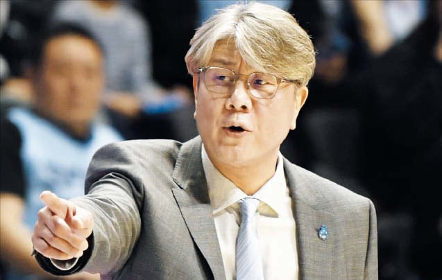 4년간 20점 넣은 무명 선수, 10연승 ‘명장’ 됐다