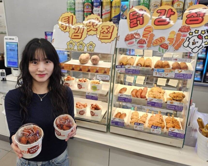 고물가에 편의점 치킨 통했다… CU, 컵 닭강정 누적 매출 50억원 돌파 – 폰테크 달인