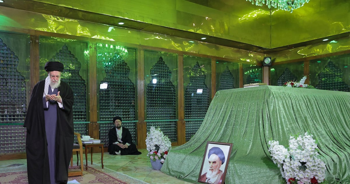 Khamenei Visits Khomeini Mausoleum Amid U.S. Pressure