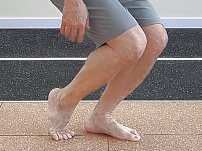 아침 첫발이 찌릿하다면… 굳은 발바닥 깨우는 운동