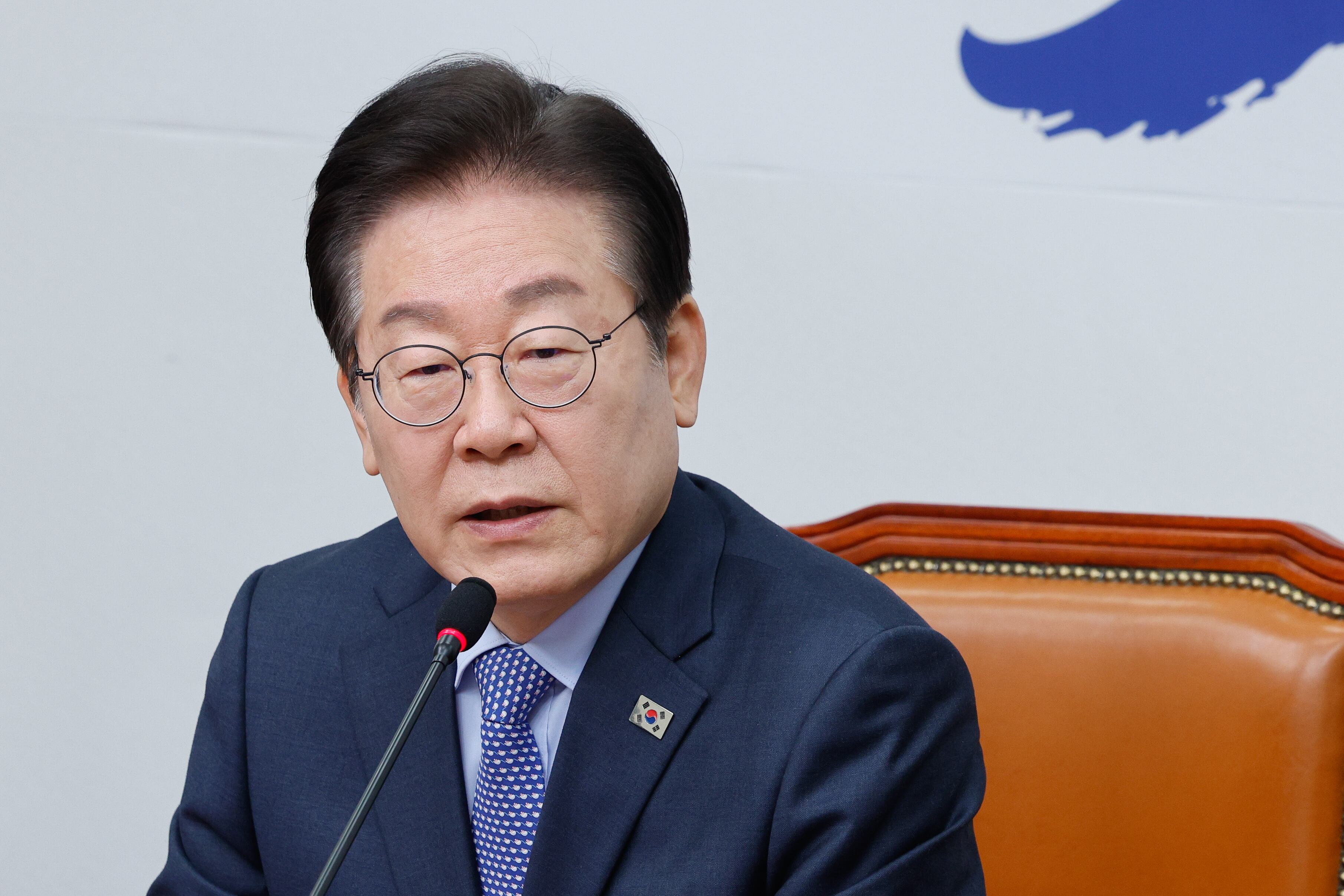 이재명 더불어민주당 대표가 14일 오전 서울 여의도 국회에서 열린 최고위원회의에 참석해 모두 발언하고 있다./뉴스1