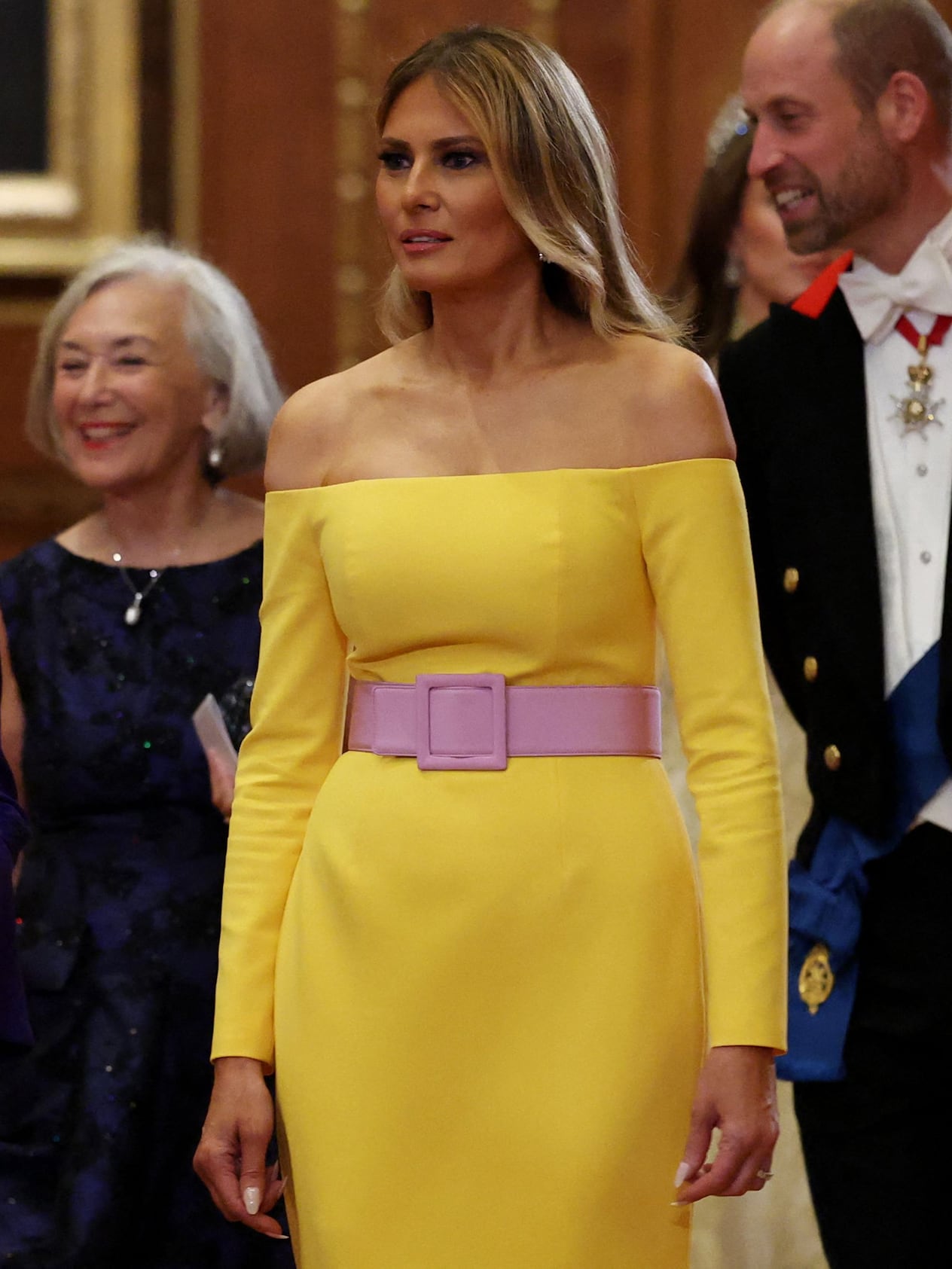 Melania Trump's yellow dress sparks diplomatic fashion debate at UK dinner Melania Trump's yellow dress sparks diplomatic fashion debate at UK dinner