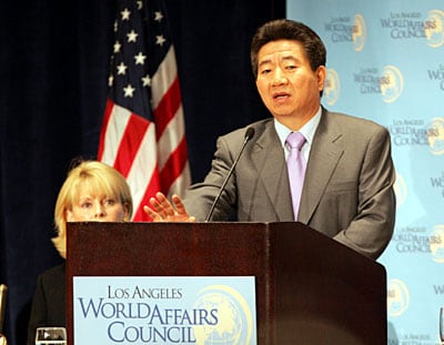 盧, ‘북한 핵 보유 일리 있다’ 연설에 반기문 “사표 내겠다”며 말렸다 – 폰테크 달인