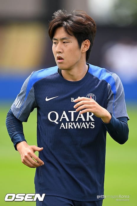 PSG's Bench Role Hinders Lee Kang-in Transfer