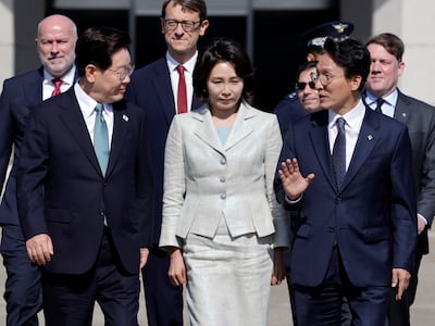 李 출국 행사서 정청래 배제… 그 자리에 김민석 섰다
