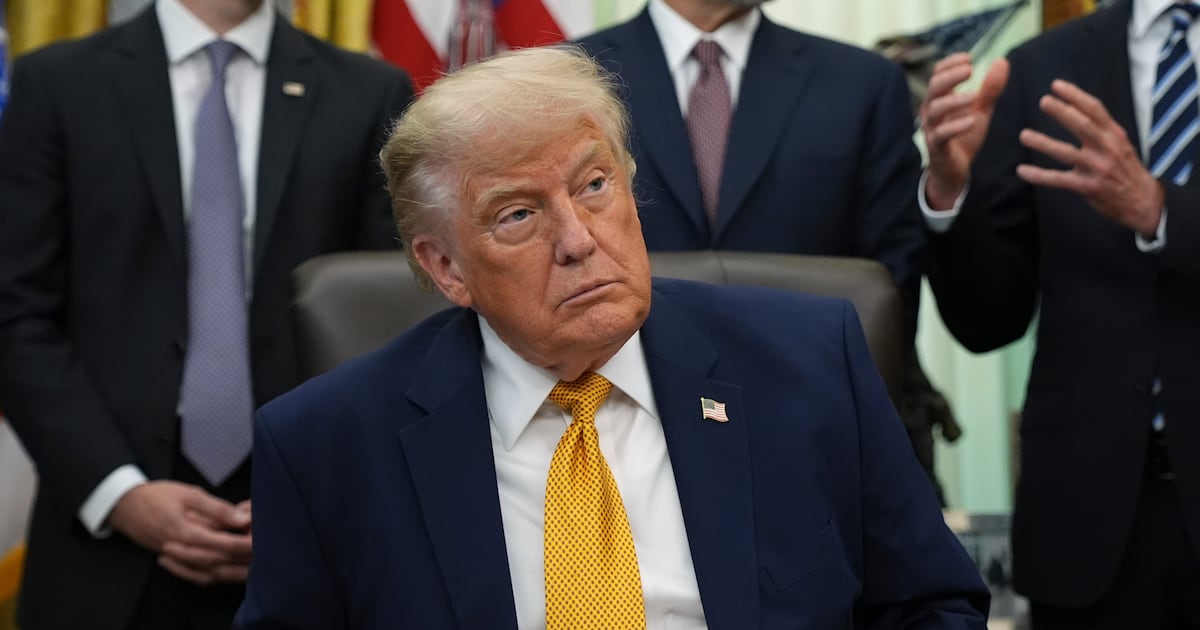 Trump warns Iran during White House remarks on ceasefire MOU negotiations