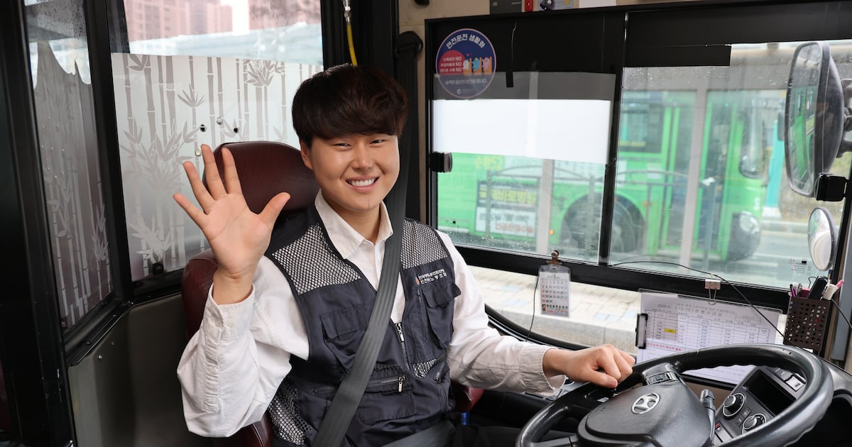 님들 버스 기사 초봉 5천만 원인 거 알았음? 나만 몰랐냐