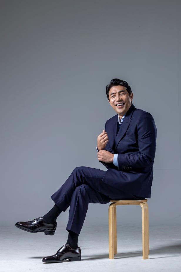 배우 문성호는 “2년간 무감정한 서반으로 사느라 웃음을 잃어버렸다”며 “요즘은 웃는 게 어색하다”고 했다. 자전거로 제주에서 서울까지 국토 종단을 할 만큼 평소 자전거 타는 게 취미. 당분간은 휴식 시간을 가지며 이 취미 생활을 만끽할 계획이라고 했다. /이신영 영상미디어 기자