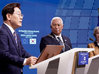 EU의 강력 요구로 북한 규탄하고도 보도자료서 뺀 靑
