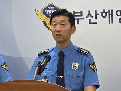 부산해경 “예인선, 오른쪽으로 방향 틀다가 전복”