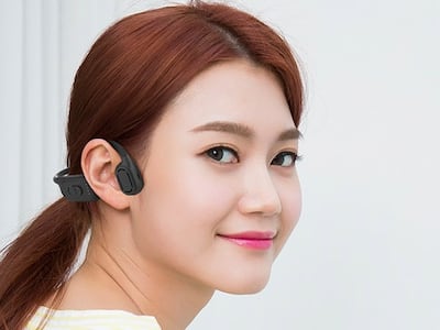 귀에 대면 상대 말소리와 TV소리가 또렷하게 들리는 신기한 이어폰
