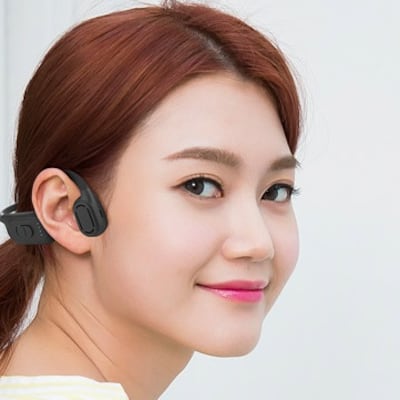 귀에 대면 상대 말소리와 TV소리가 또렷하게 들리는 신기한 이어폰