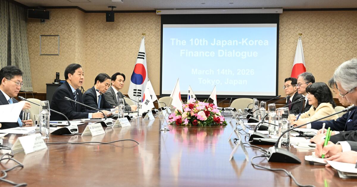 Deputy Prime Minister Koo Stresses Middle East Stability Over Verbal Intervention for Won