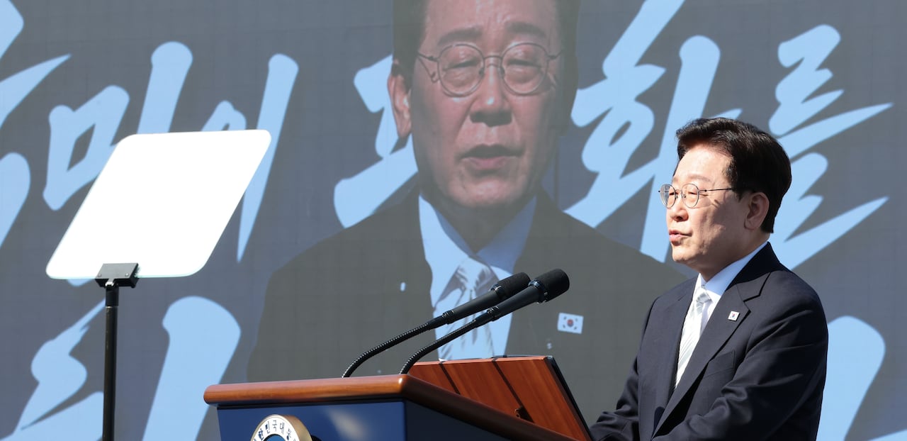 이재명 대통령이 지난 9월 30일 울산에서 열린 대호김종서함 진수식에서 축사를 하고 있다. /뉴스1