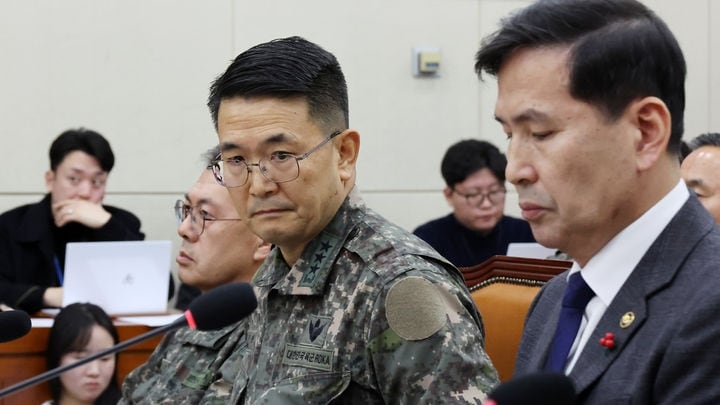 ‘2차 계엄 의혹’ 합참 관계자 3명 구속...김명수 전 의장 영장은 기각
